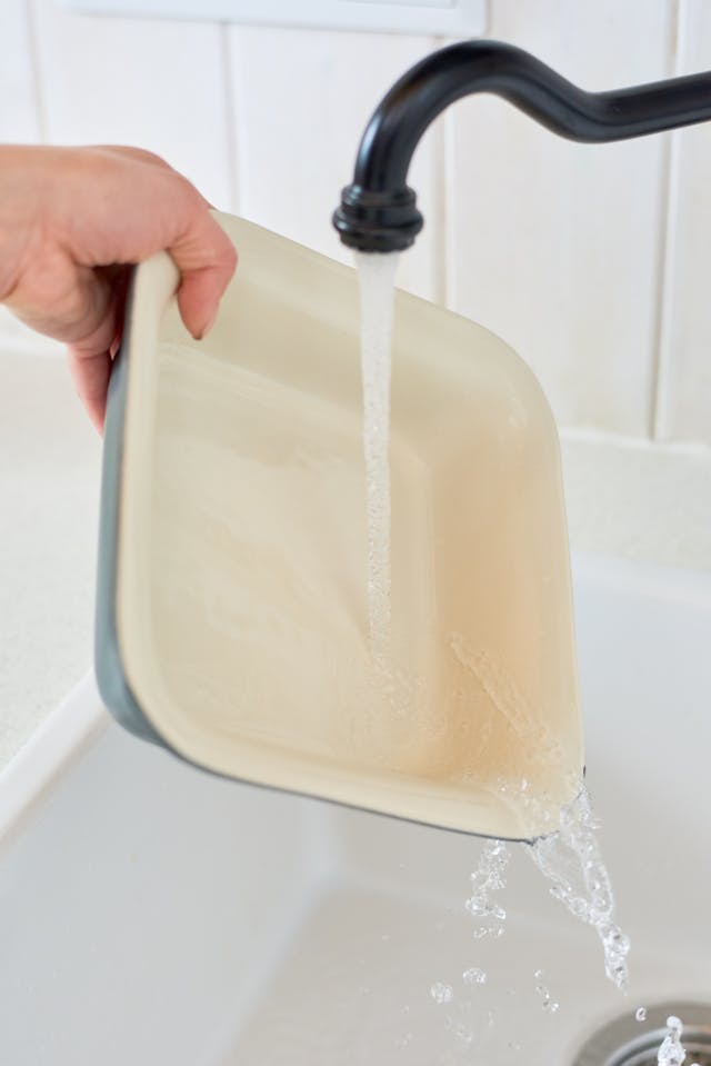 washing plates and tools